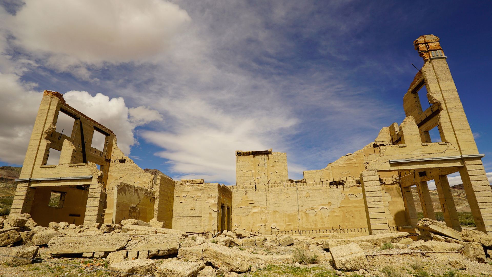 19 Once-Crowded Historic Sites in America That Now Stand Silent