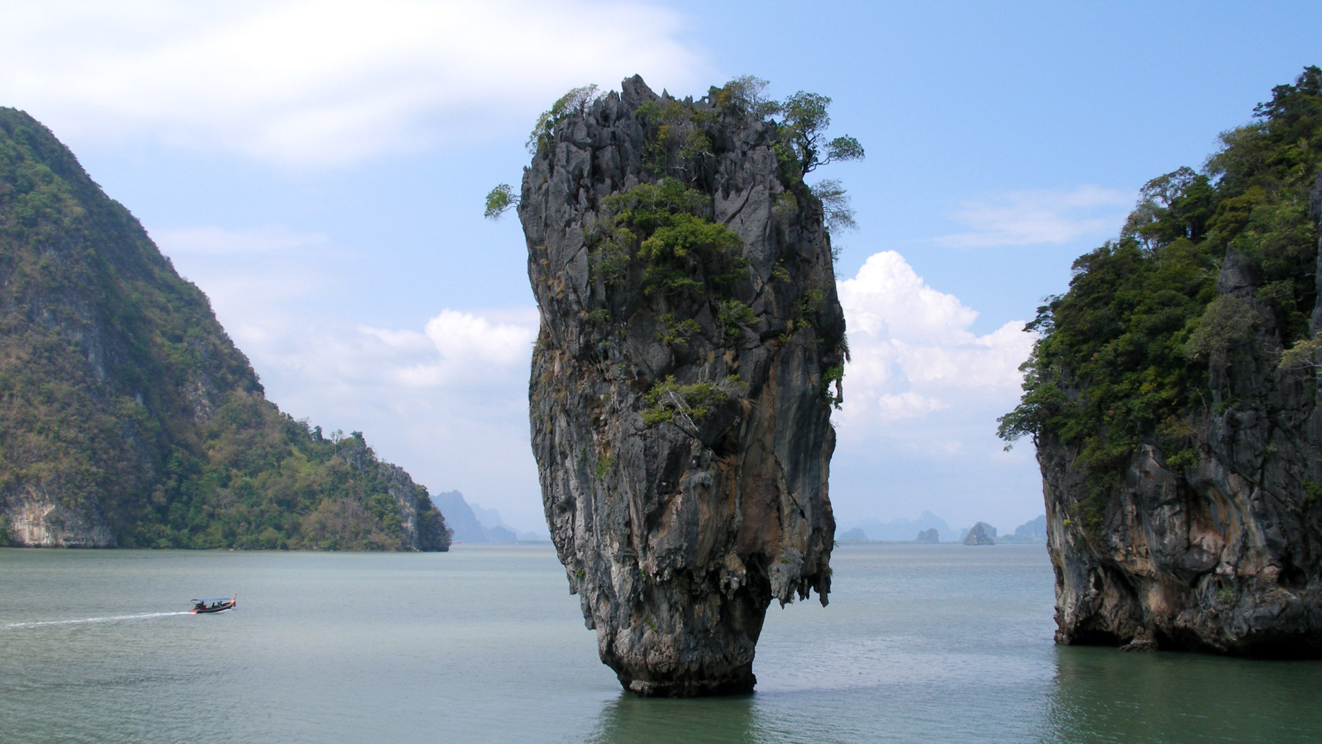 How to Visit Your Dream Destination for Cheap by Timing It Right