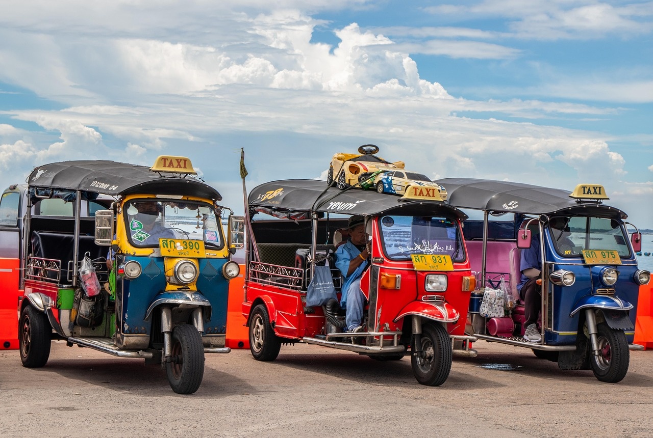 tuk-tuk, vehicles, street, three-wheelers, auto rickshaws, ride, cab, transport, transportation, tourism, road, urban, city, chon buri, bangkok, thailand, asia, bangkok, bangkok, bangkok, bangkok, bangkok