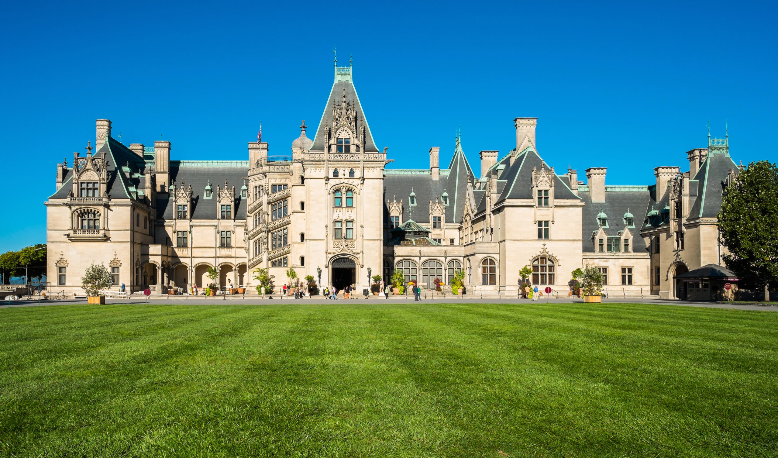 20 Things You Didn’t Know About America’s Largest Private Home