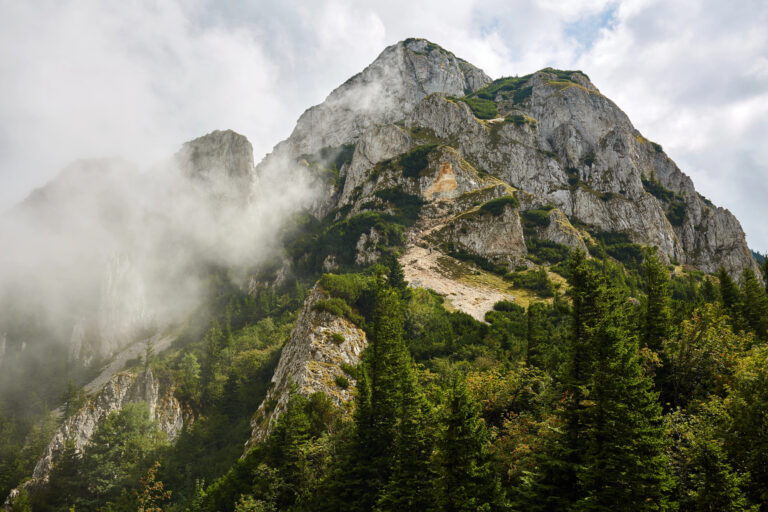 20 Mountain Summits That Reward You With 360° Scenery