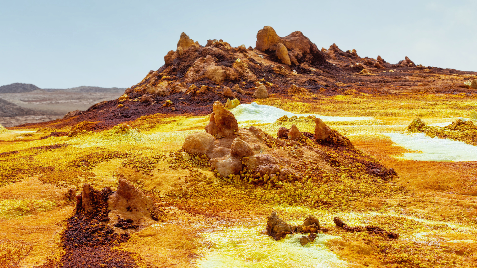 10 Hottest Places on Earth People Visit (Travel at Your Own Risk)