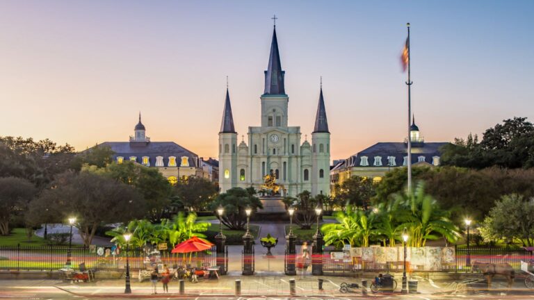 Where the Deals Hide: 25 Destinations With Deep Off‑Peak Savings