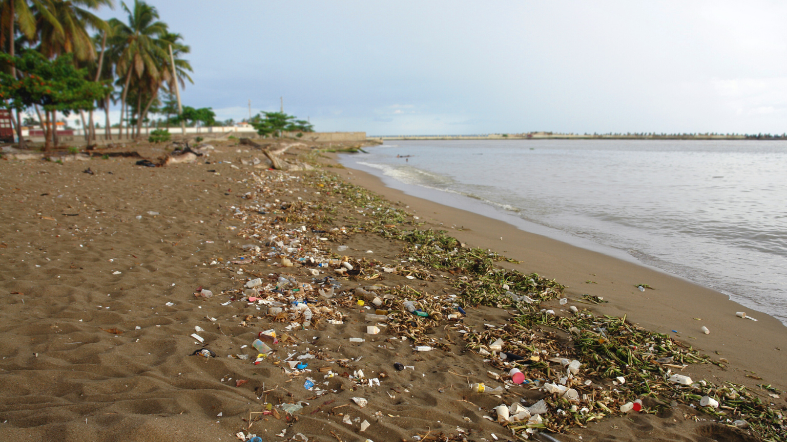 The Dirtiest Beaches Travelers Regret Visiting