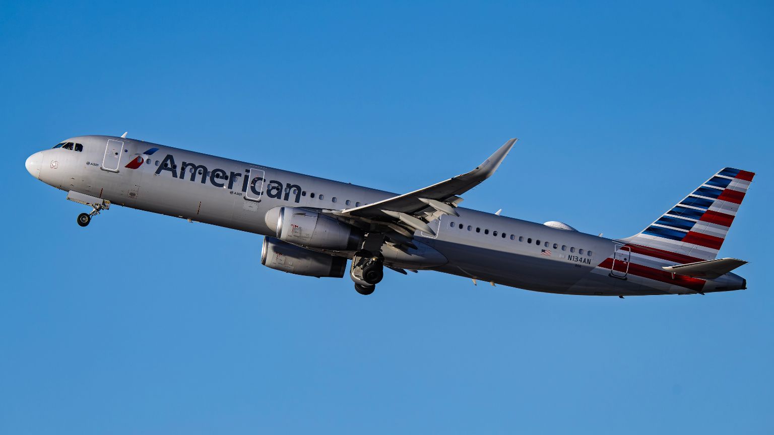 American Airlines Jet Flying