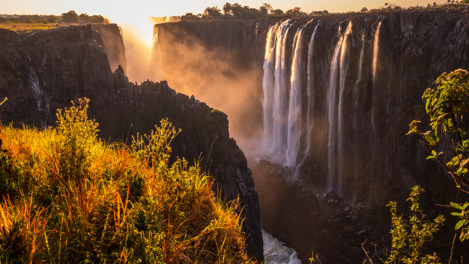 10 Tourist Attractions Becoming Virtual—and 10 You Still Need to See in Person