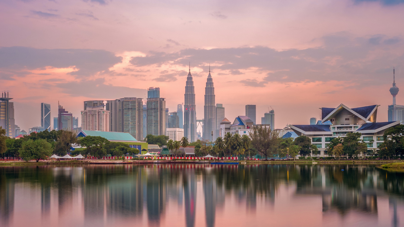 10 Countries Offering Tax Breaks to Long-Term Travelers