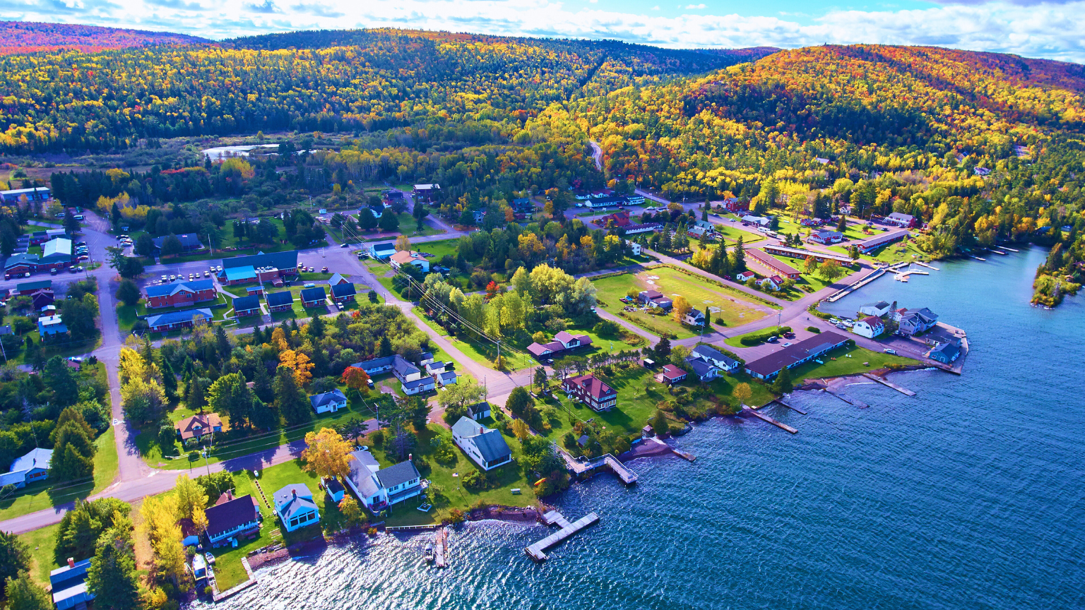 15 Best Small Towns to Hunt for a Cheap Old House