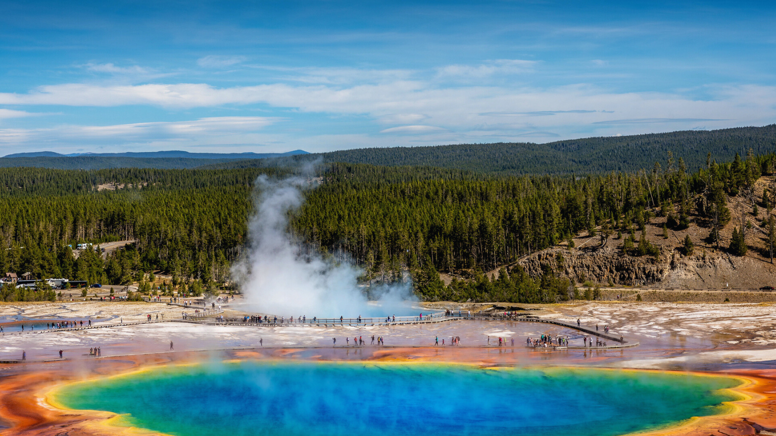 Yellowstone Visitor Ignores Warning Sign Near a Remote Geyser — and Pays a Painful Price