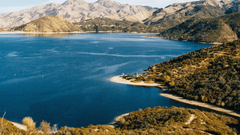 15 Lakeside Towns That Stay Open and Affordable After Summer