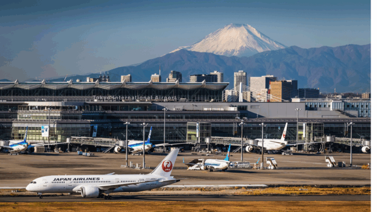 After Years of Red-Eyes, These Are the 17 Airports Where Early Flyers Win
