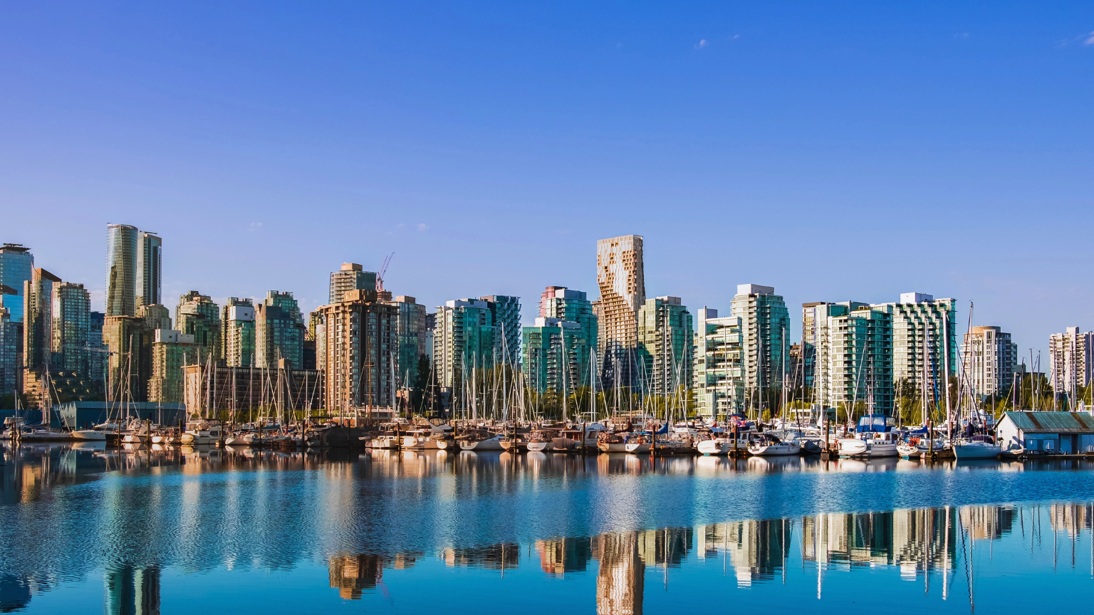 Recommended by Experts: 22 All-Weather Cities Worth Booking Year-Round