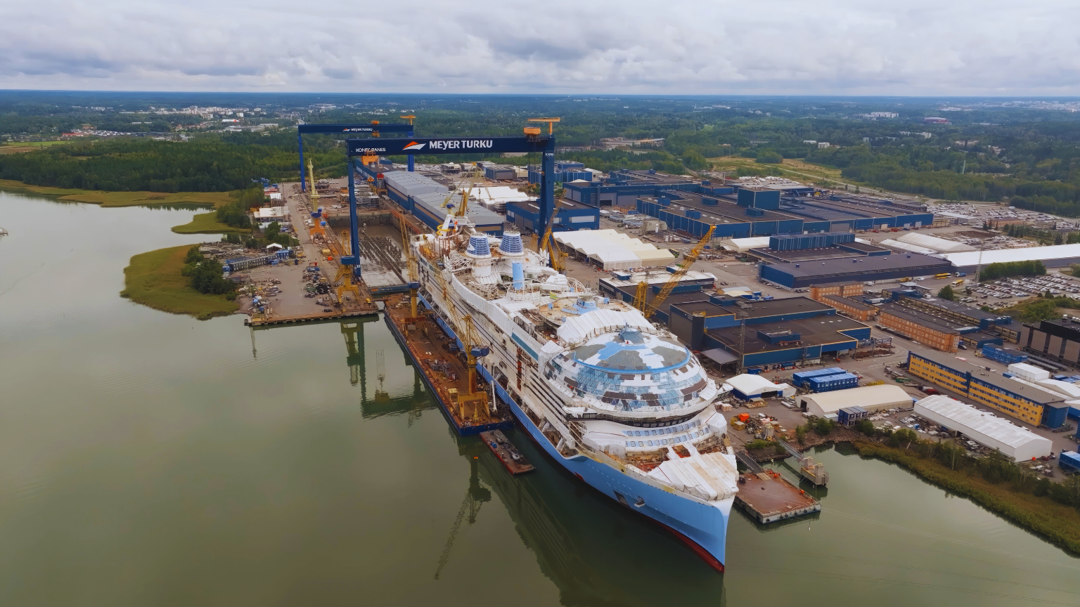 Royal Caribbean’s Legend of the Seas Makes First Splash at Meyer Turku