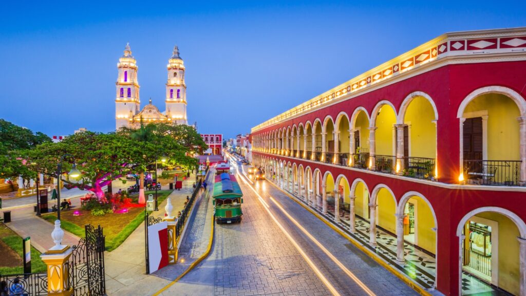 Mexico City Promenade