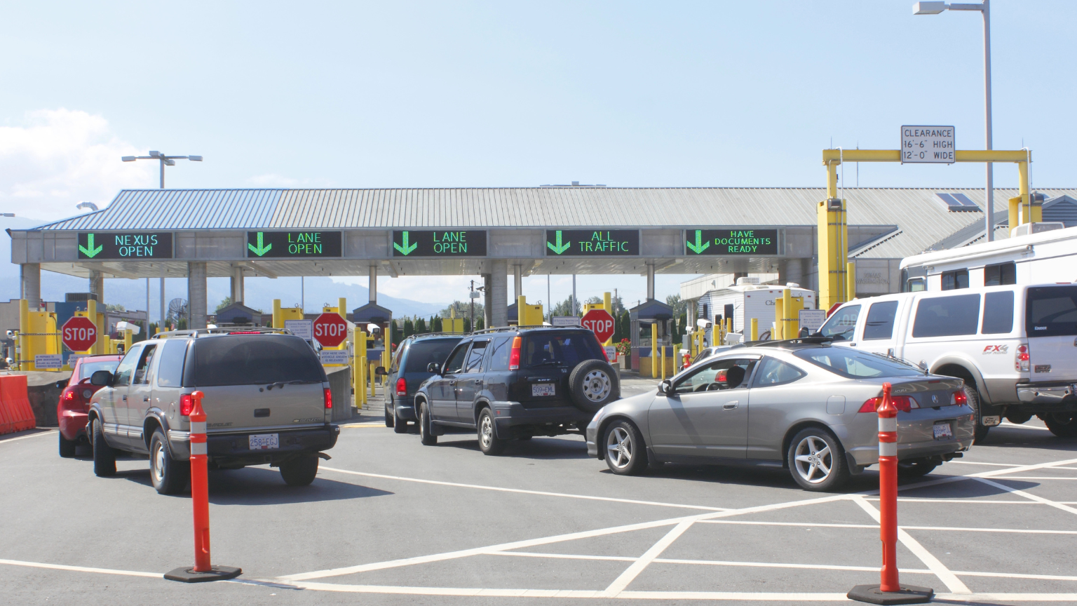 Summer Travel Stats: Canadian Trips to the U.S. Slide Again