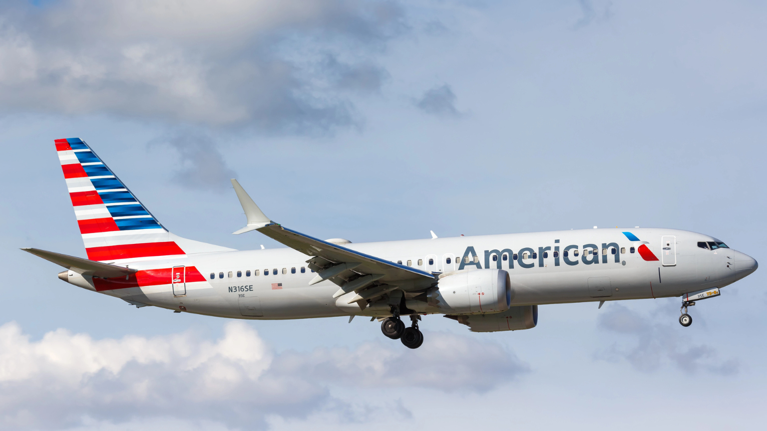 American Airlines Passenger Restrained With Duct Tape After Alleged Assault on Flight Attendant