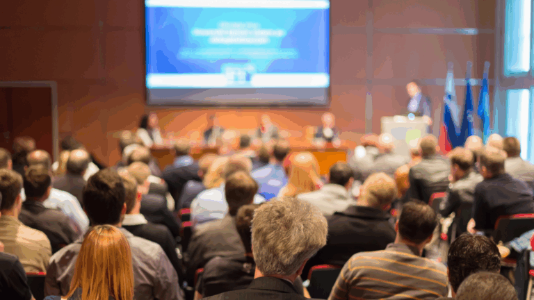 Transportation Secretary Warns of Mounting Flight Delays as Shutdown Hits Day 20