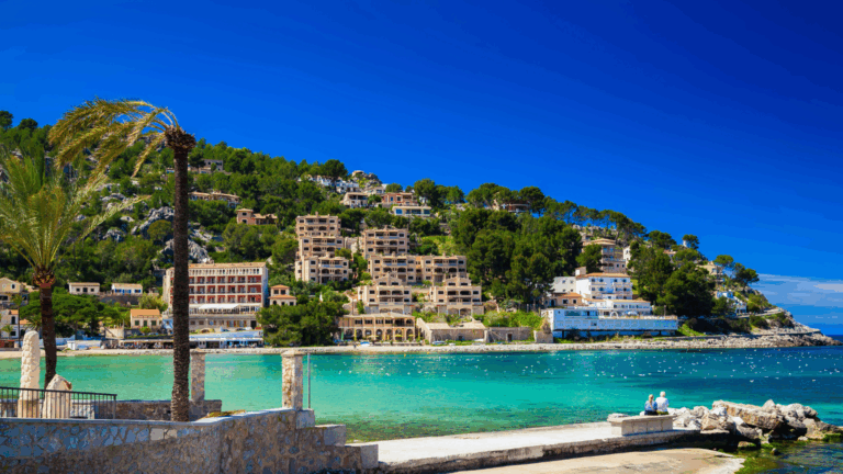 15 Places I’ll Never Visit Again on a Weekend (Go Midweek Instead)