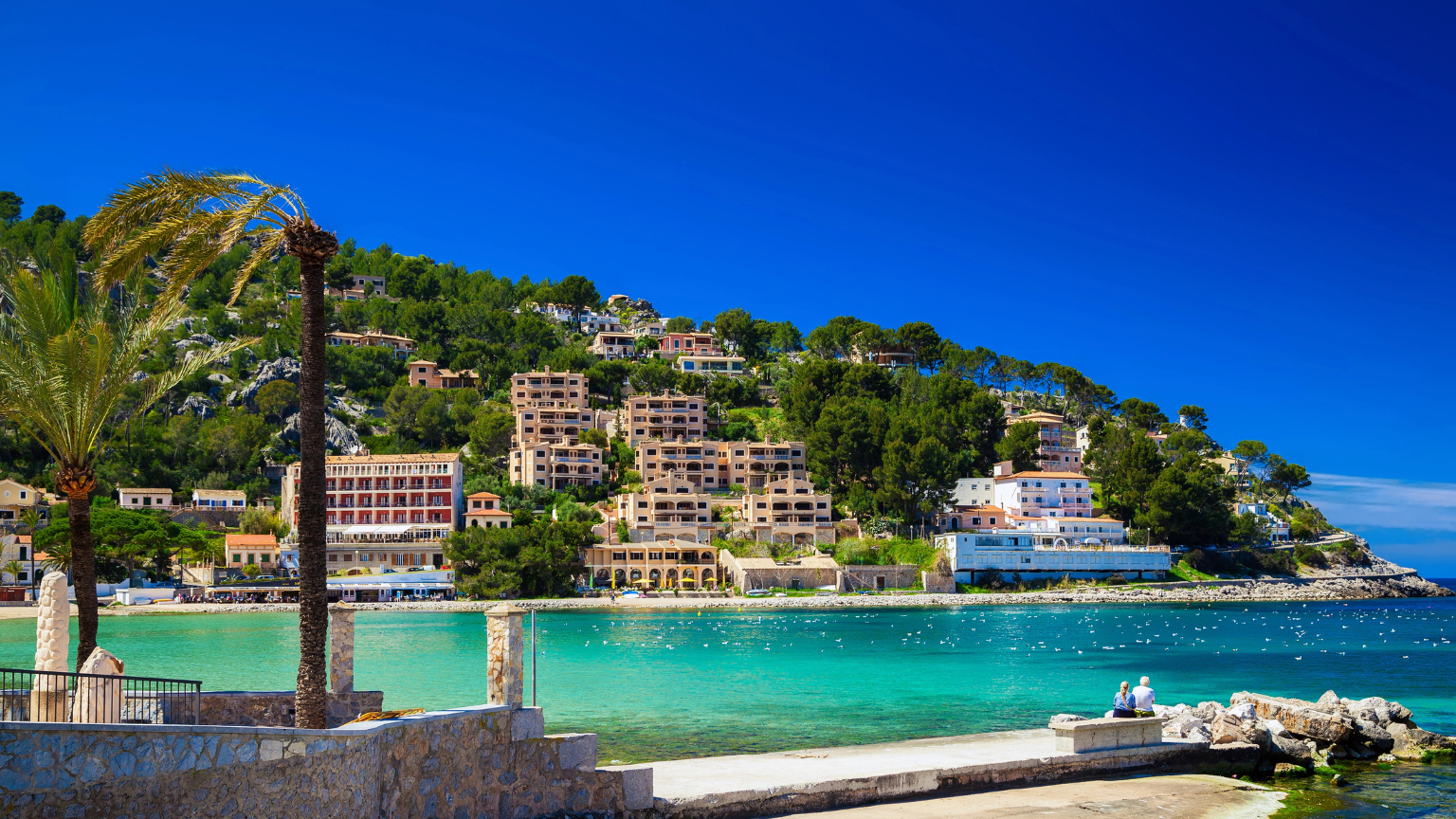 15 Places I’ll Never Visit Again on a Weekend (Go Midweek Instead)