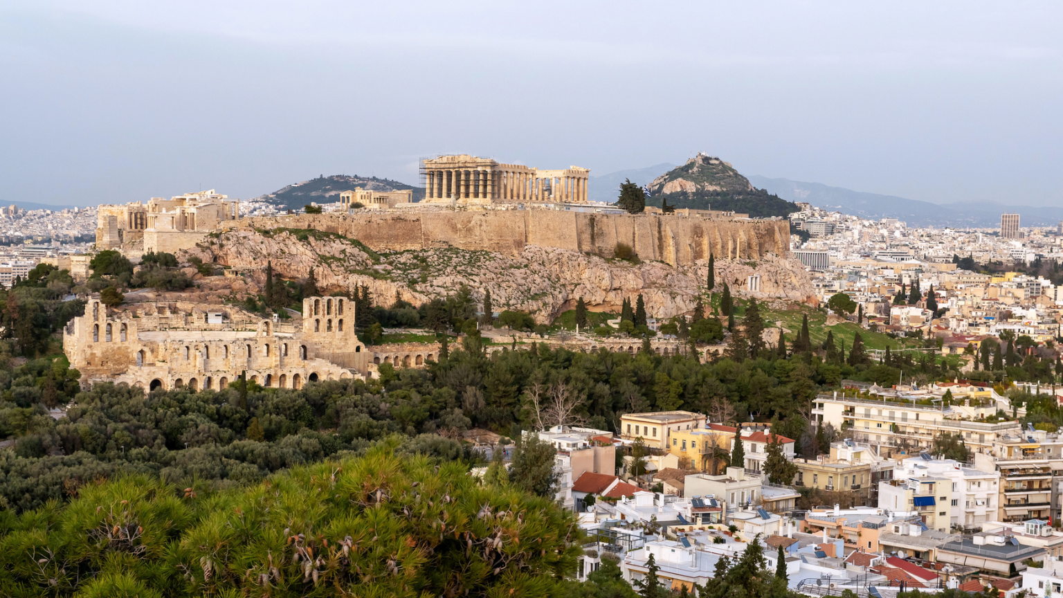 15 Iconic Sights That Locals Say Are Now Better Seen From Afar