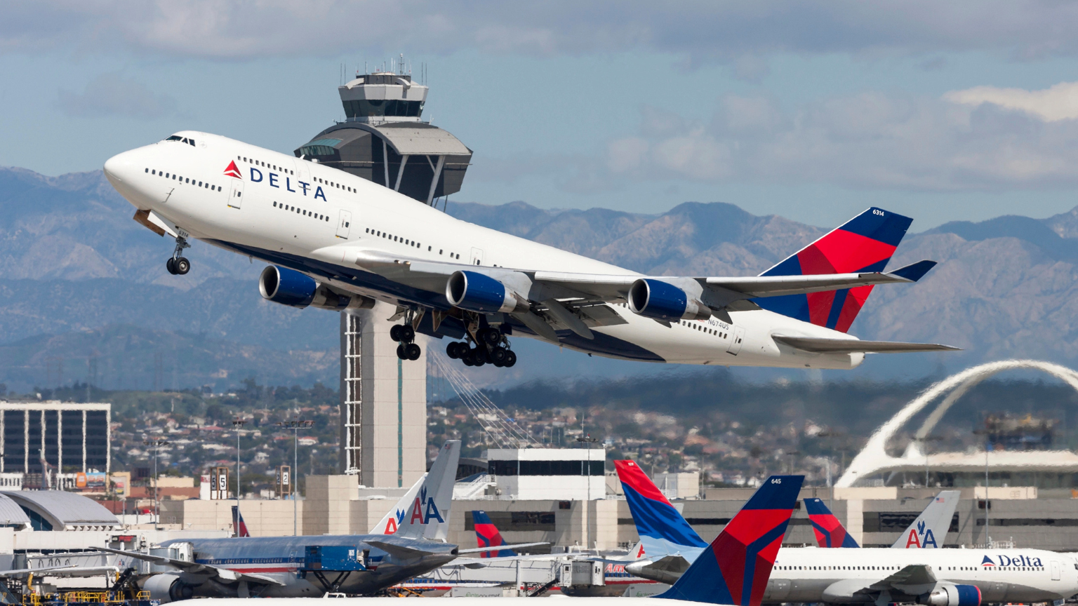 The Real Cost of a Cheap Flight in 2025: What Airlines Are Cutting—and What Travelers Are Noticing