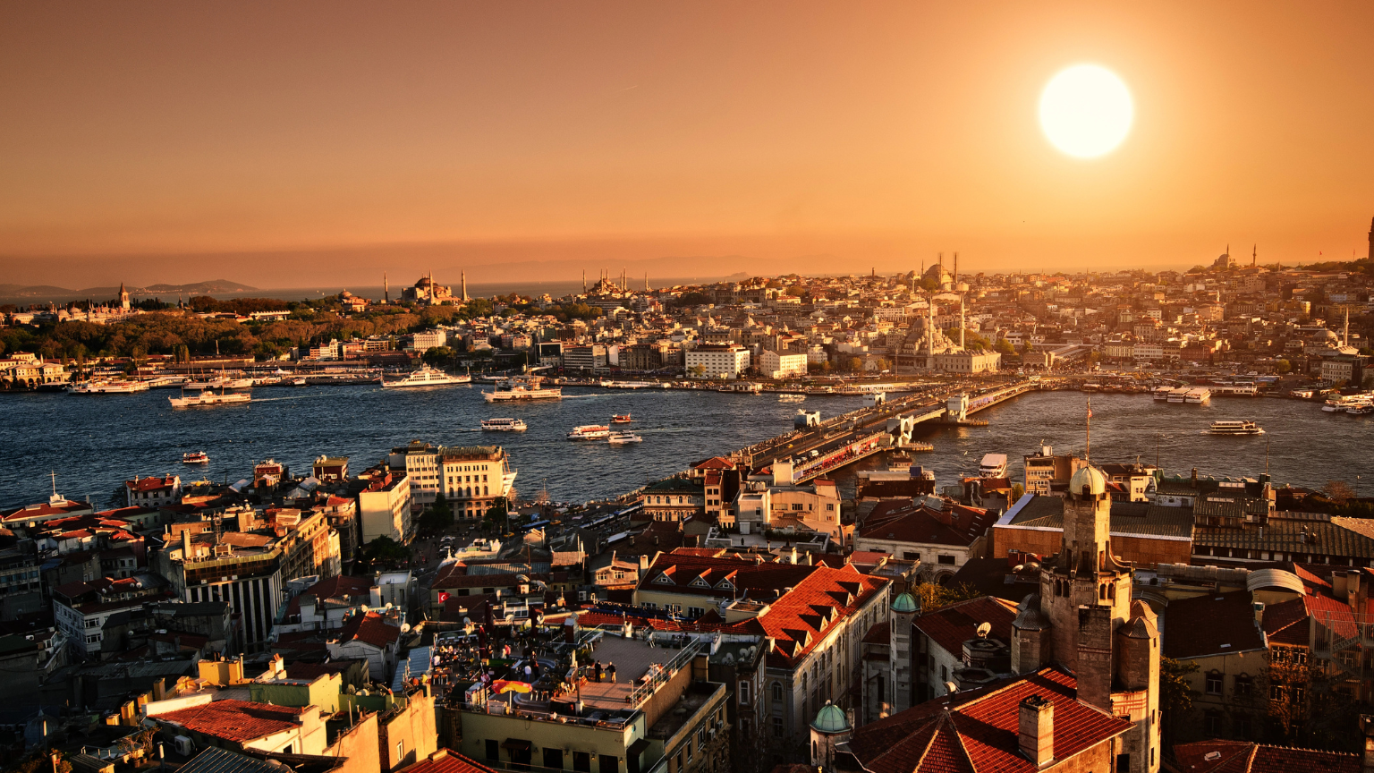 15 Cities That Feel Like Open Air Museums