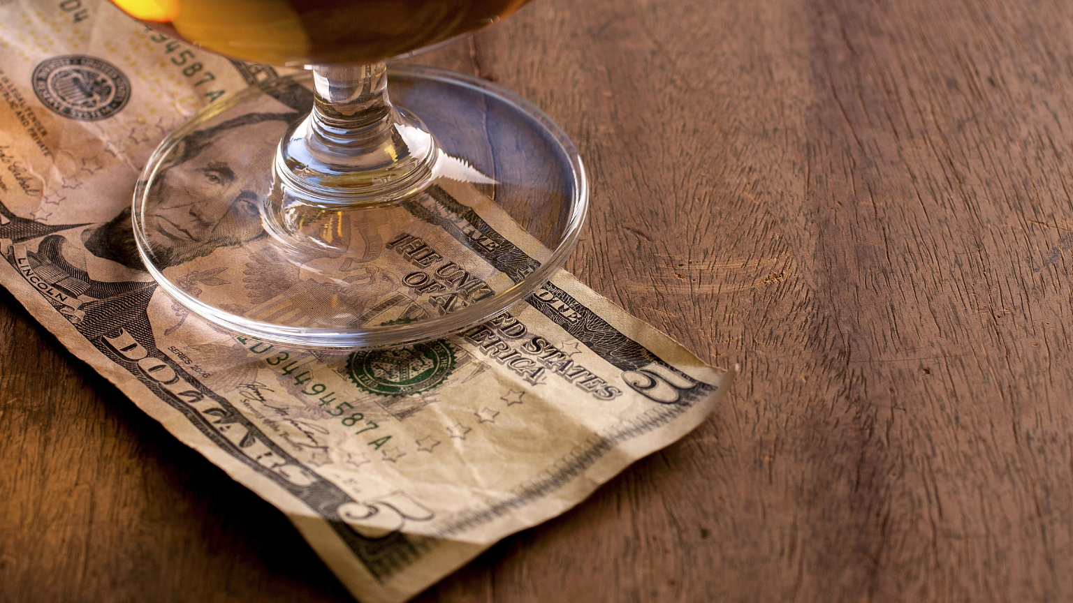 How Travelers Are Learning to Navigate Tipping Cultures Around the World