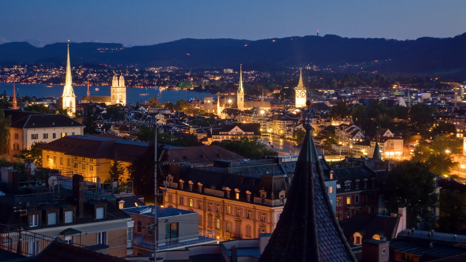 17 Night-Glow Cities That Stay Safe for Solo Travelers