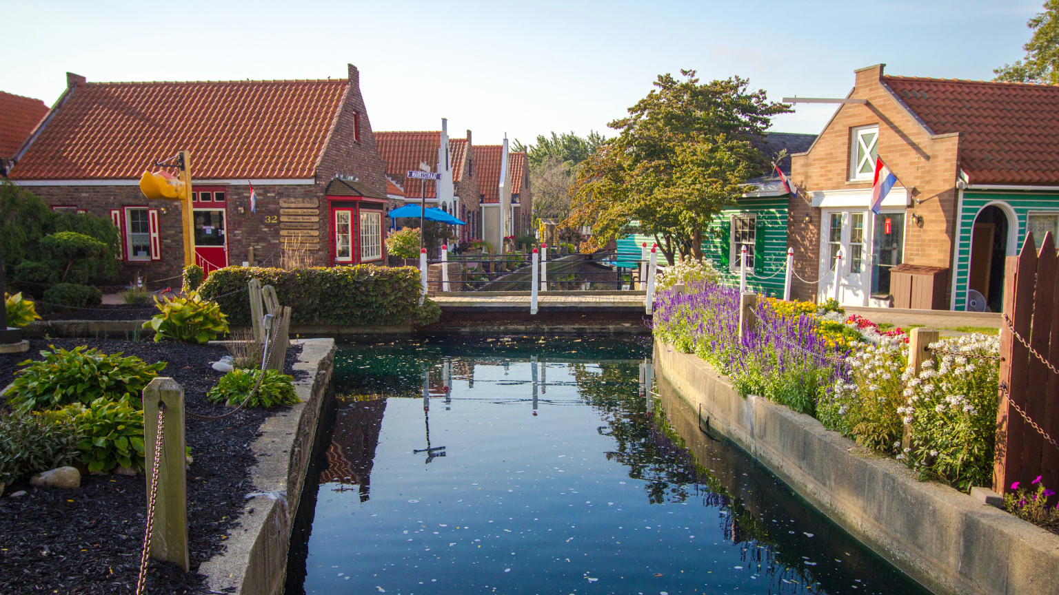 17 Conservative-Friendly Towns Built for Family Road Trips