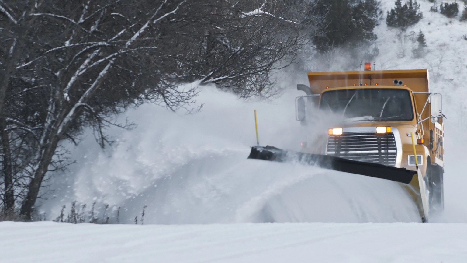 Powerful Storm System Triggers Widespread Travel Disruptions Across the U.S.