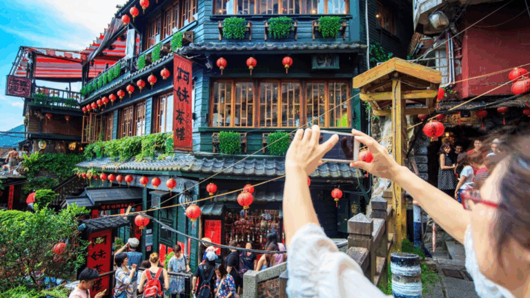 16 Friendly Cities Known for Kindness to Visitors