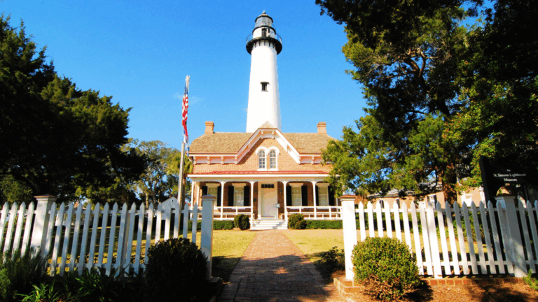 16 Conservative Friendly Road Trips With Family Stops