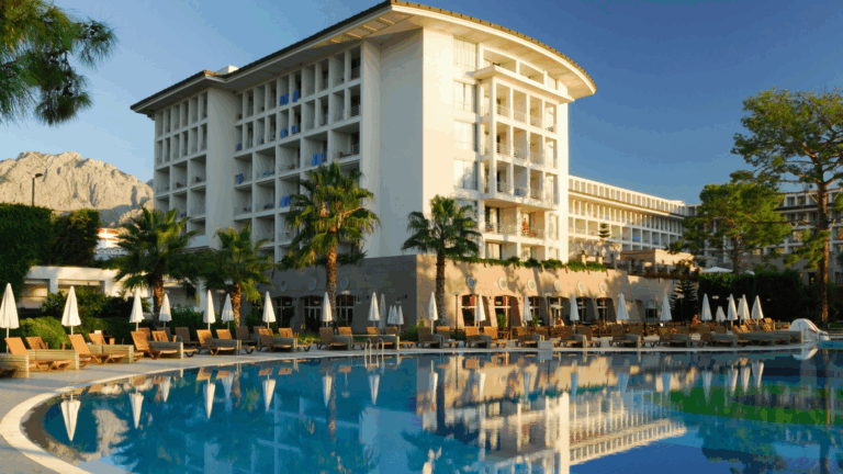 20 Reasons Travelers Are Ditching Airbnb and Going Back to Hotels