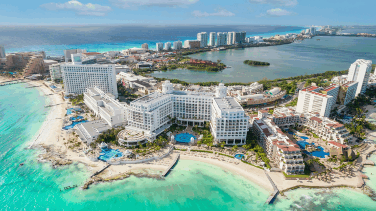 15 Destinations People Love to Visit but Would Never Live In (2026)