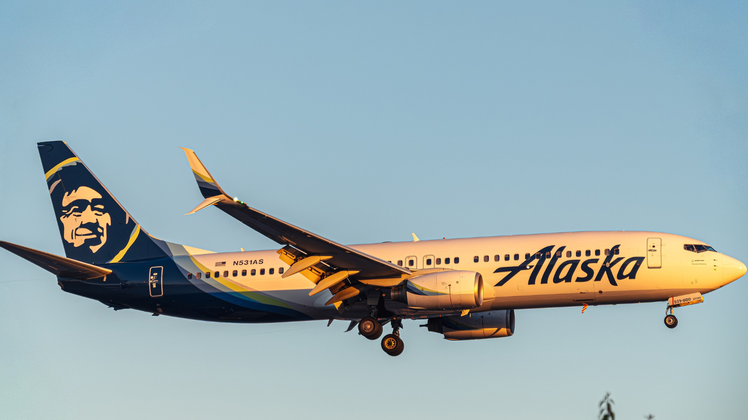 Alaska Airlines Says It’s a Global Carrier Now, but Is It Really There Yet?