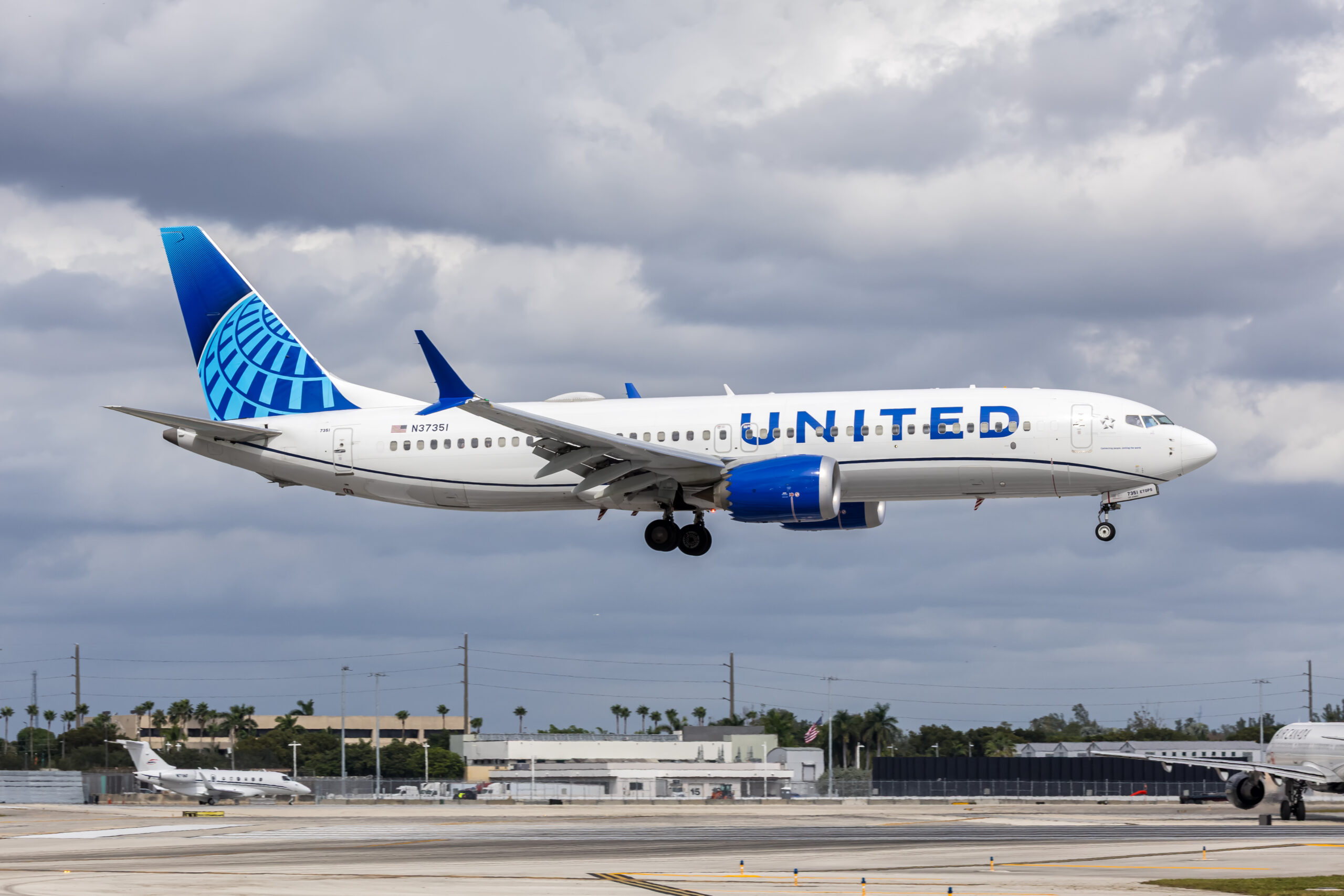 United Airlines Sets New Rules for Headphones on Flights